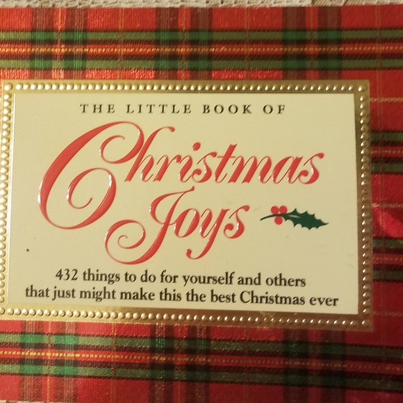 Christmas Decorations with Bonus Book - Picture 5 of 8